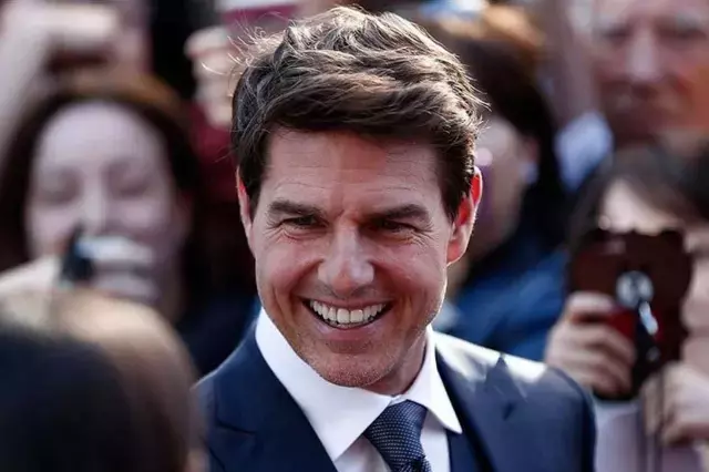 Tom Cruise, Onursal Oscar Ödülü'nü aldı