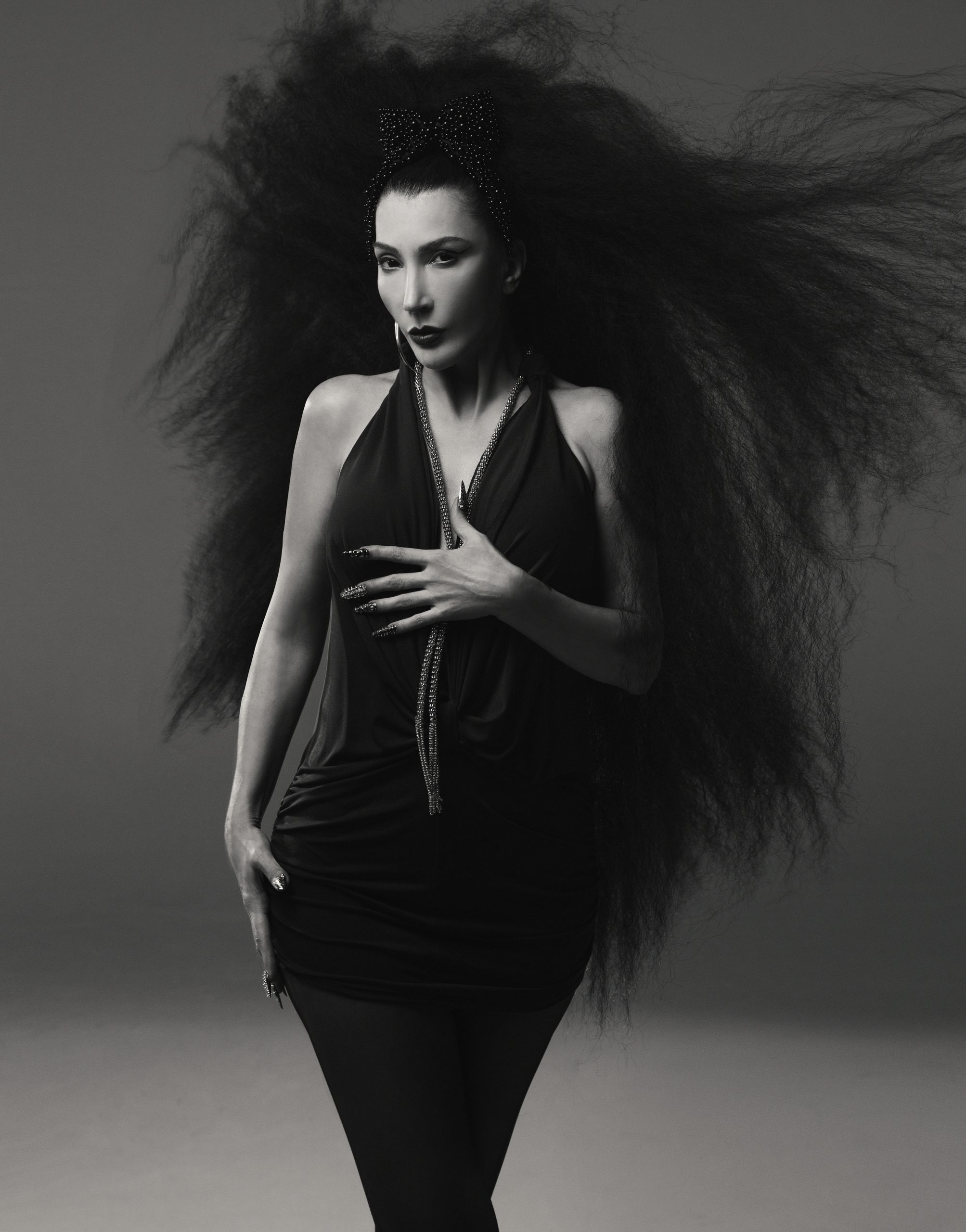 Hande Yener'den Kapalı Gişe 'Sezen' Gecesi