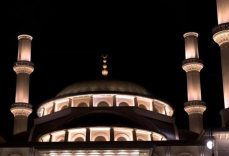 MİLLET CAMİİ’NDE KADİR GECESİ ÖZEL YAYINI