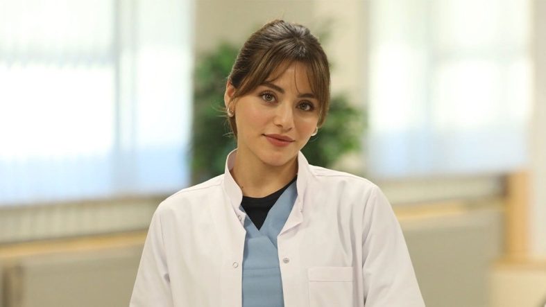 Sıla Türkoğlu’na Çiçek Yağdı