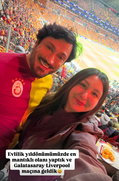 Yasemin Sakallıoğlu ve Eşi, Evlilik Yıldönümünü Galatasaray'ın Zaferiyle Kutladı